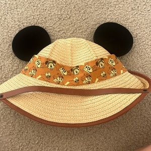Safari Mickey Hat - Great Condition!